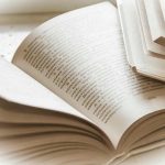 Knjiga na vidnem mestu: neprebran izziv ali tihi prijatelj knjiga-na-vidnem-mestu-neprebran-izziv-ali-tihi-prijatelj.jpg